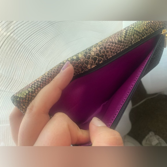 NWT Hobo International iridescent rainbow leather snake print wallet - Picture 6 of 16